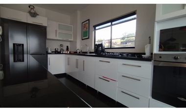 ESPECTACULAR CASA CAMPESTRE -LA CALERA