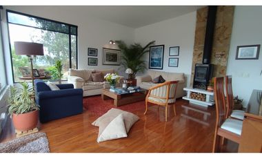 ESPECTACULAR CASA CAMPESTRE -LA CALERA