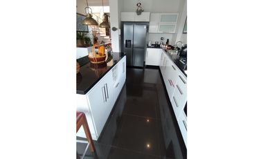 ESPECTACULAR CASA CAMPESTRE -LA CALERA