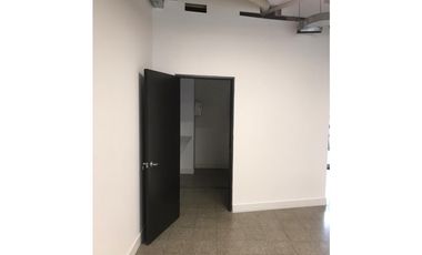 Arriendo local en el Centro Empresarial Olaya Herrera, Medellín 