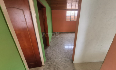 casalote en venta en asís. Cod V6161