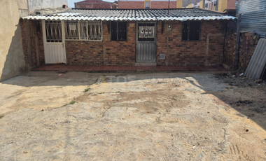 casalote en venta en asís. Cod V6161