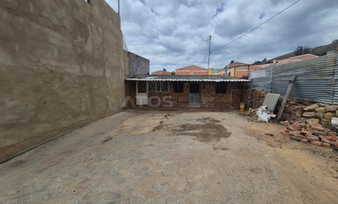 casalote en venta en asís. Cod V6161