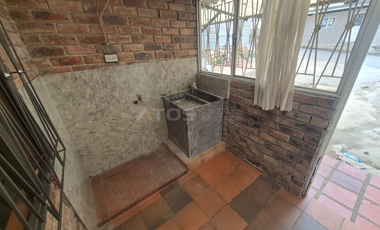 casalote en venta en asís. Cod V6161