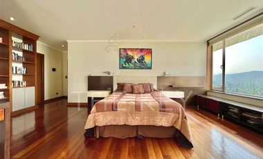 Departamento en venta de 5 dorm. en Lo Barnechea