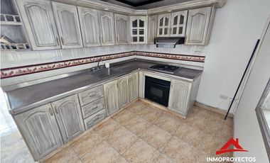 Amplio apartamento de 140 m² sobre la Avenida 30 de Agosto, Pereira