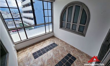 Amplio apartamento de 140 m² sobre la Avenida 30 de Agosto, Pereira