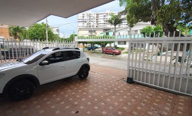 casa en venta en ciudad jardín. Cod V107065