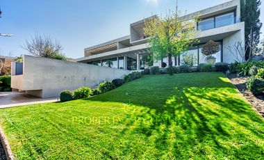 Espectacular Casa en Valle Escondido