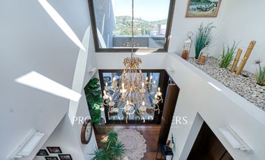 Espectacular Casa en Valle Escondido
