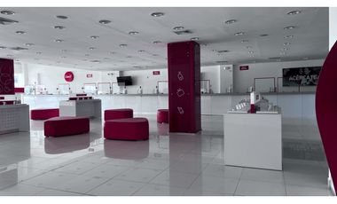 !!!Se Alquila Local en Los Pueblos 750 Mtrs¡¡¡