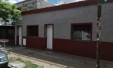 Casa  en Venta El Palomar / Moron (B110 497)