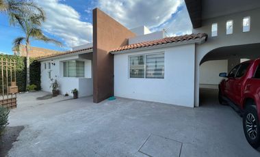 RENTA CASA AMUEBLADA EN POZOS