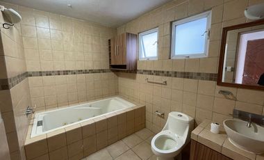 RENTA CASA AMUEBLADA EN POZOS