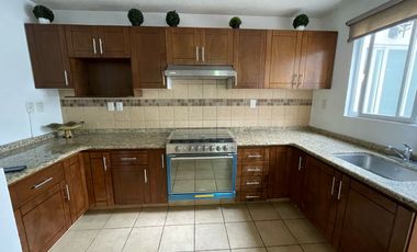 RENTA CASA AMUEBLADA EN POZOS