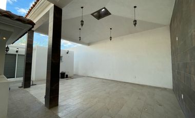 RENTA CASA AMUEBLADA EN POZOS