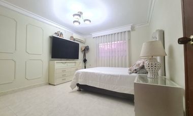 VENTA - BARRIO: LAS COLINAS