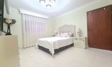 VENTA - BARRIO: LAS COLINAS