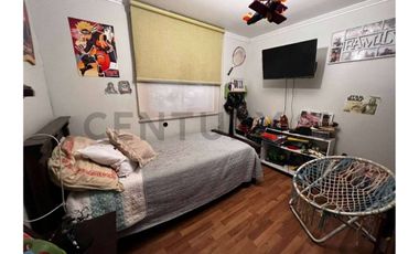 Parcela con hermosa casa principal y cabaña.