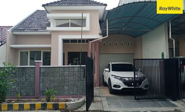 Disewakan Rumah Siap Huni Dengan 5 Kamar Di Jl. Semolowaru Timur