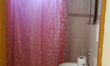 VENDO, COMPLEJO TURISTICO COMPLETO, 8 dormis, 3 deptos completos, local comercial, zona estacionamiento, casa con quincho y patio