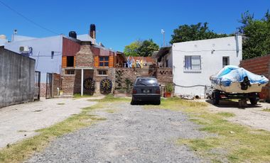 VENDO, COMPLEJO TURISTICO COMPLETO, 8 dormis, 3 deptos completos, local comercial, zona estacionamiento, casa con quincho y patio