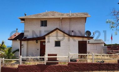 SE VENDE CASA EN CONDOMINIO - EL QUISCO