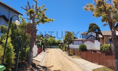 SE VENDE CASA EN CONDOMINIO - EL QUISCO