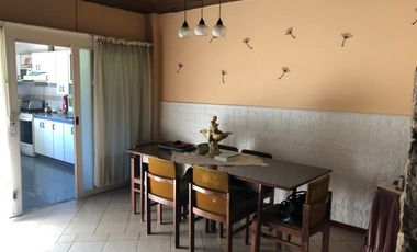 Chalet en venta en Villa Dominico