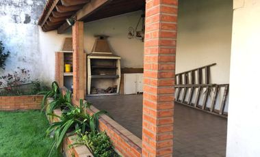 Chalet en venta en Villa Dominico