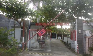 RUMAH DI JUAL CEPAT 2 LANTAI DI JALAN SUDIRMAN LINGKUNGAN CLUSTER