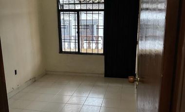 VENDO EXCELENTE CASA EN EL BARRIO JARDIN DE COAVICONSA - BUCARAMANGA. Cod V13606