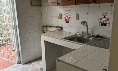 VENDO EXCELENTE CASA EN EL BARRIO JARDIN DE COAVICONSA - BUCARAMANGA. Cod V13606