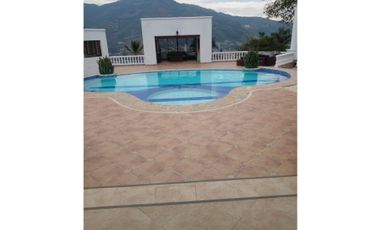 Finca para la venta en Copacabana sector Villa Roca Antioquia