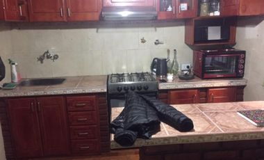 CASA-PH DE 3 AMPLIOS AMBIENTES EN LANUS ESTE