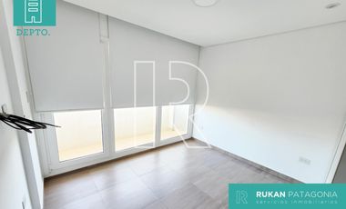 #Alquiler_RUKAN | Dpto. 3 Ambientes (Nivel Ejecutivo) | Zona CENTRO | Calle DAMEVIN y AV. DEL TRABAJO | Caleta Olivia.-