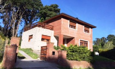 Chalet de 3 ambientes. Zona Sierra de los Padres-Capilla