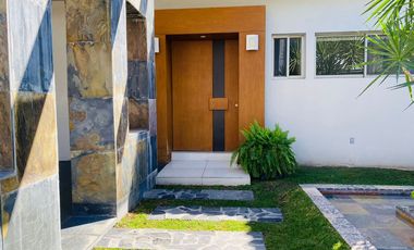 Casa en Fraccionamiento en Paraíso Country Club Emiliano Zapata - CAEN-1018-Fr