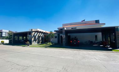 Casa en Fraccionamiento en Paraíso Country Club Emiliano Zapata - CAEN-1018-Fr