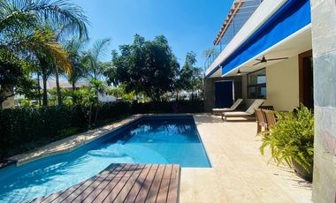 Casa en Fraccionamiento en Paraíso Country Club Emiliano Zapata - CAEN-1018-Fr