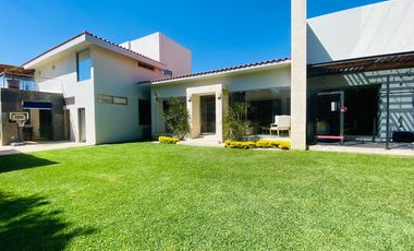 Casa en Fraccionamiento en Paraíso Country Club Emiliano Zapata - CAEN-1018-Fr