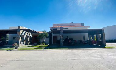 Casa en Fraccionamiento en Paraíso Country Club Emiliano Zapata - CAEN-1018-Fr