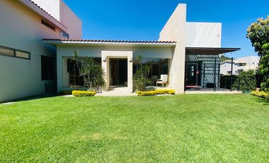 Casa en Fraccionamiento en Paraíso Country Club Emiliano Zapata - CAEN-1018-Fr