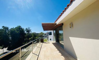 Casa en Fraccionamiento en Paraíso Country Club Emiliano Zapata - CAEN-1018-Fr