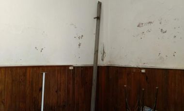 CASA PH PLANTA BAJA DE 2 AMBIENTES CON FONDO Y JARDIN.