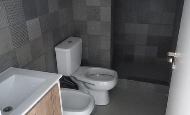 Dúplex con jardín en Saravi Village, Pilar