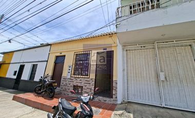 COD. 4588 - SE ARRIENDA APARTAMENTO - BARRIO: COMUNEROS