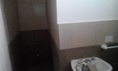 Departamento 3 AMB CON PATIO Y  cochera. tigre. tacuari 255. todo incluido(  no abona expensas. abl agua )