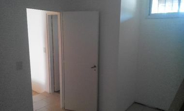 Departamento 3 AMB CON PATIO Y  cochera. tigre. tacuari 255. todo incluido(  no abona expensas. abl agua )