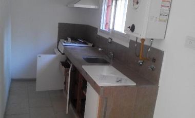 Departamento 3 AMB CON PATIO Y  cochera. tigre. tacuari 255. todo incluido(  no abona expensas. abl agua )